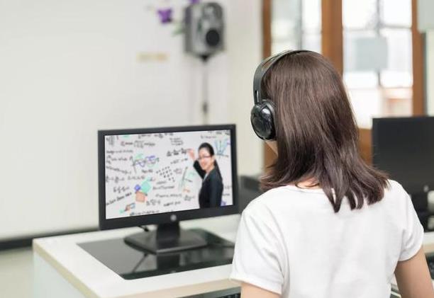 �ώ�Ҳ�����ڼҲ��W(w��ng)�n���ұ�ֱ��ܛ��������߀��  �h(yu��n)�̽���ܛ����ǰ��